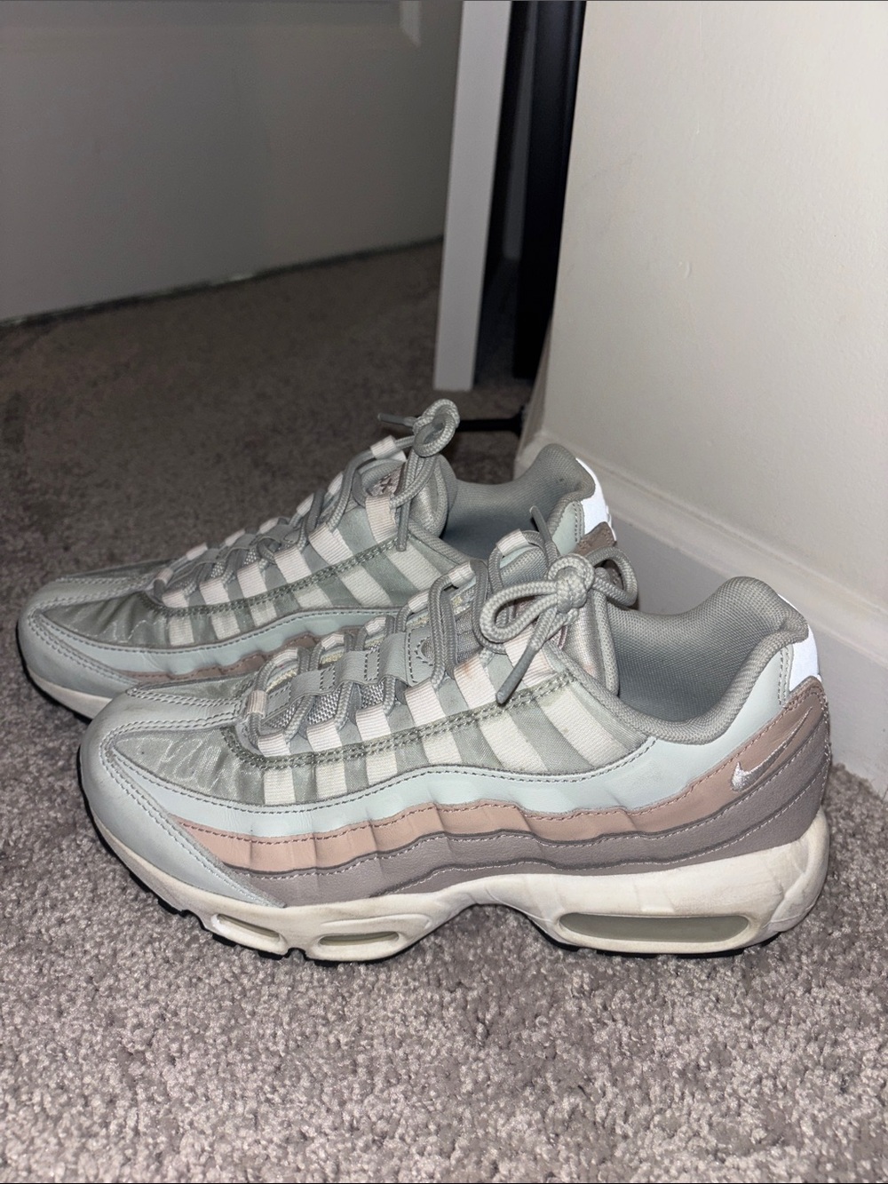 Nike Women’s Air Max 95 Moon Particle
